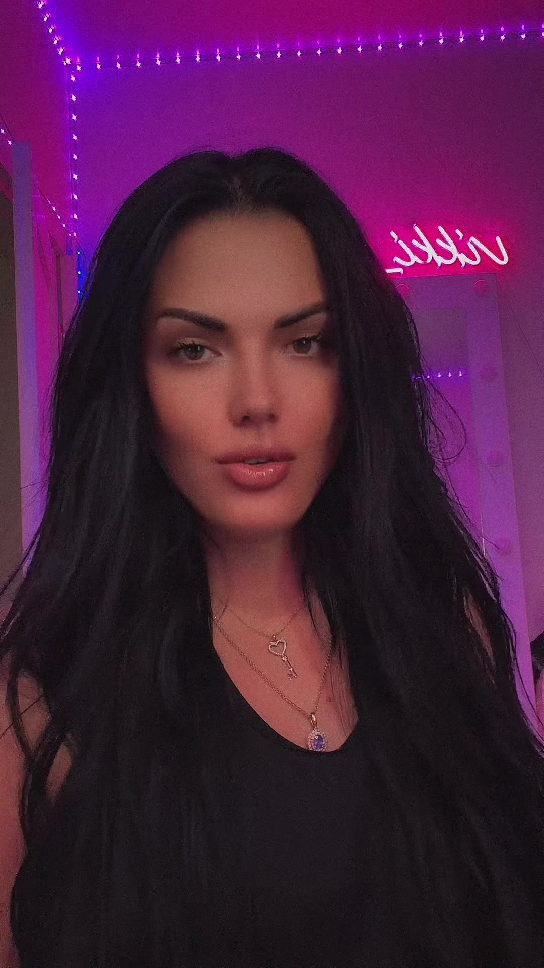 @★𝐌𝐢𝐤𝐤𝐢 𝐕𝐢𝐤𝐤𝐢★
