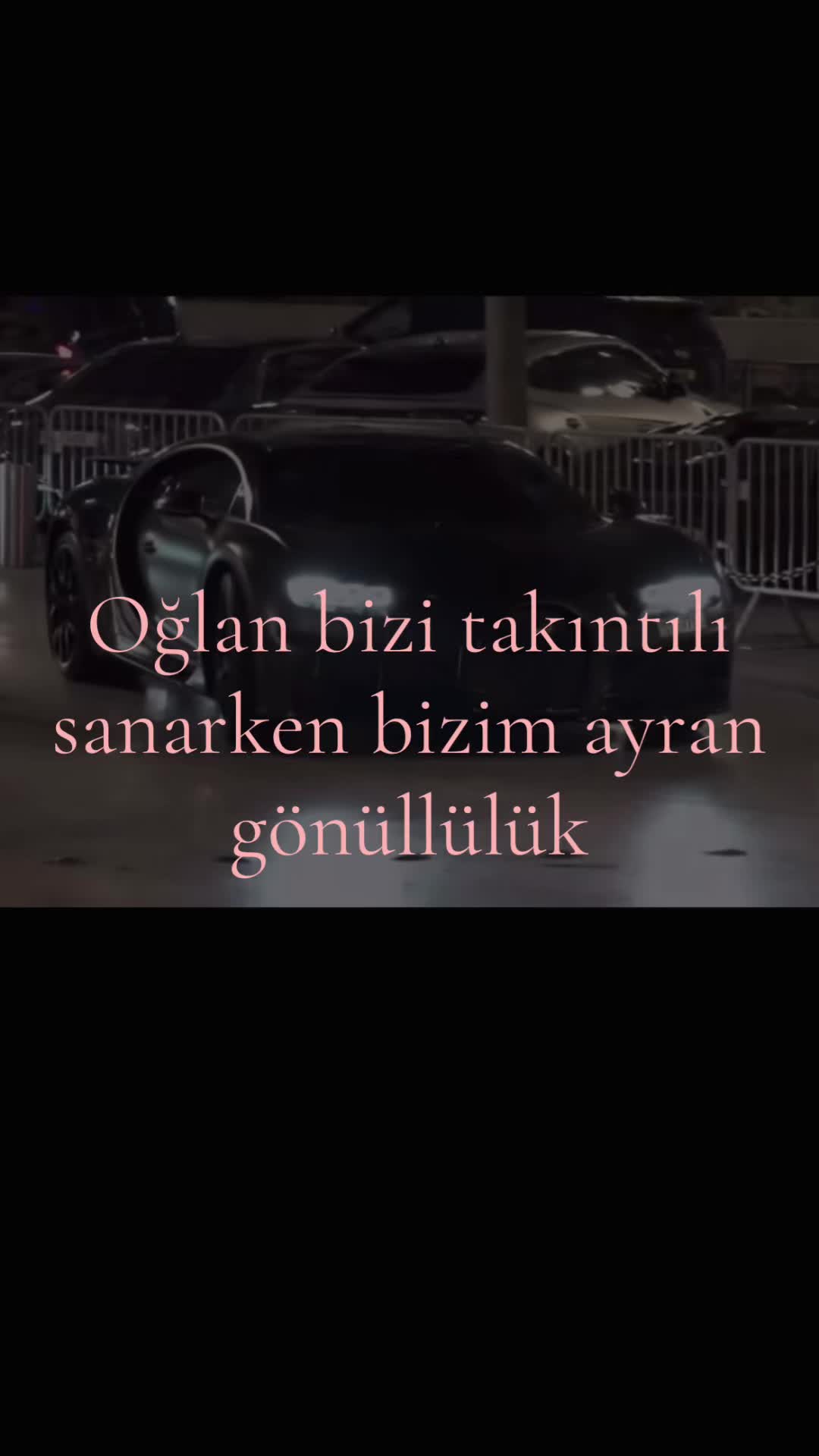 @𝔈