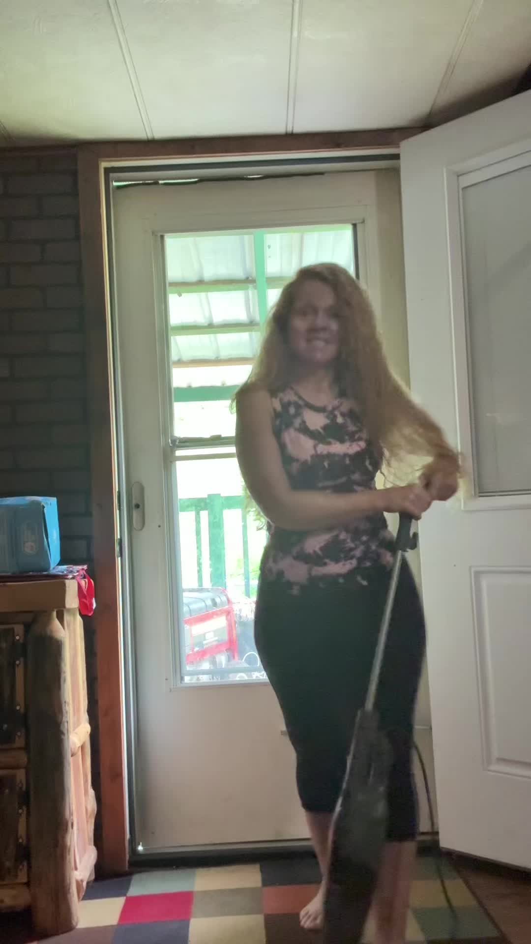 @Gg