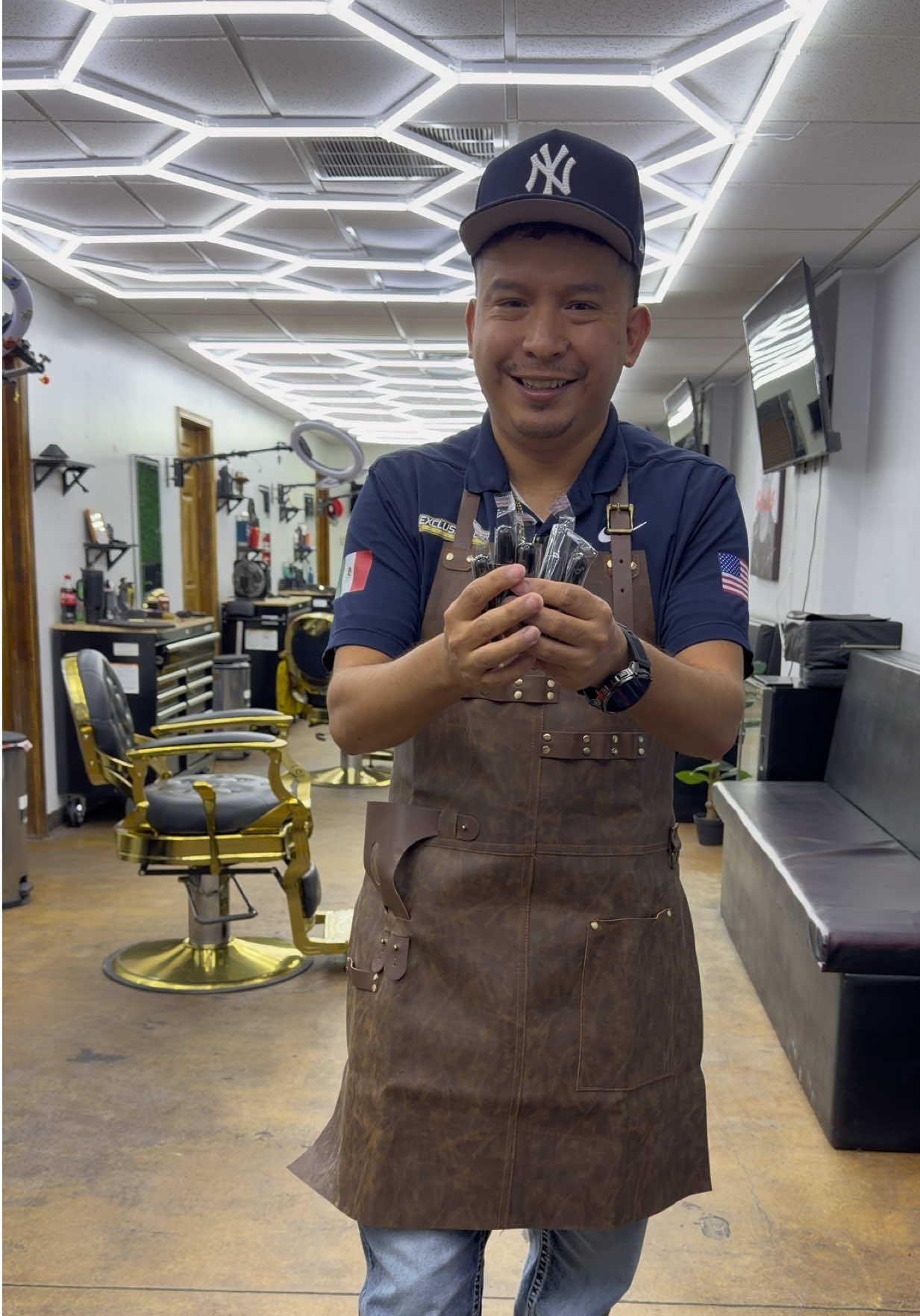 @Jisai Barber