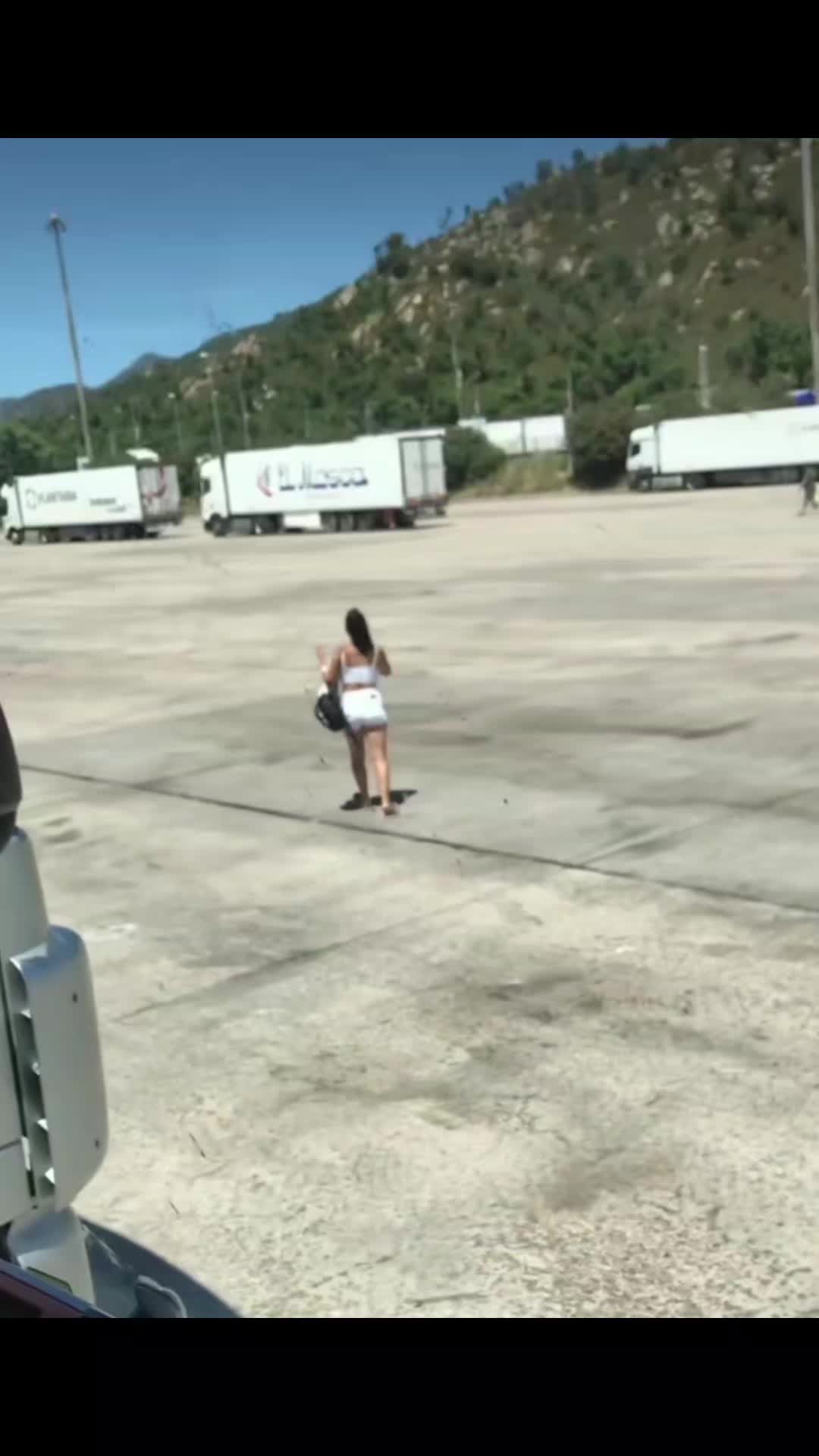 @Nina