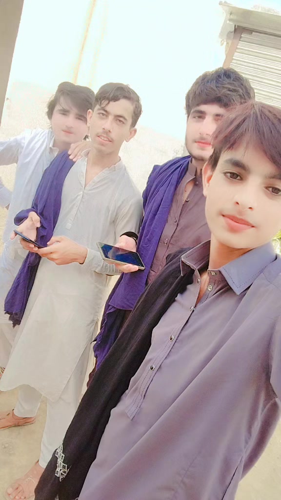 @🥀Badamii Gulli 👑