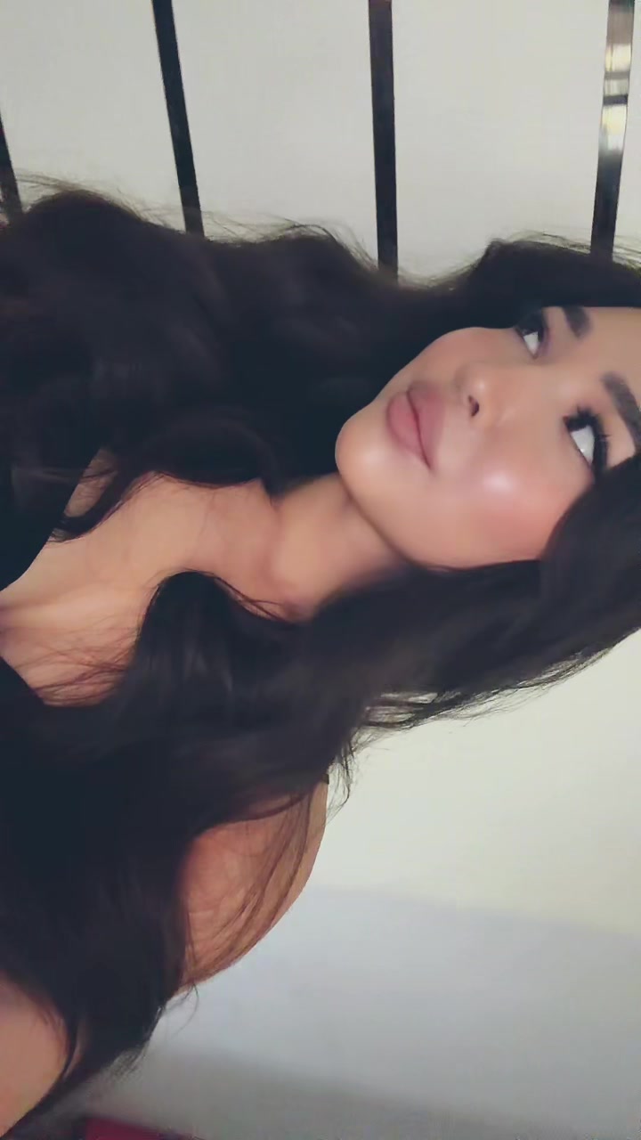 @_itsademi
