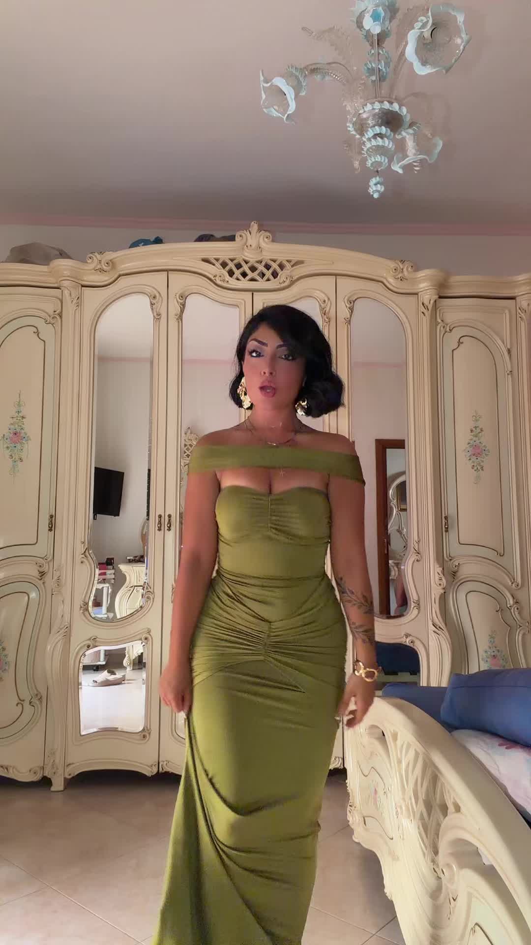 @Ilaria_