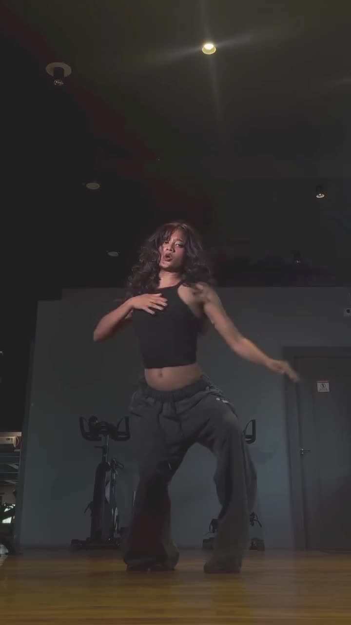 @Hot 🥵 Dance