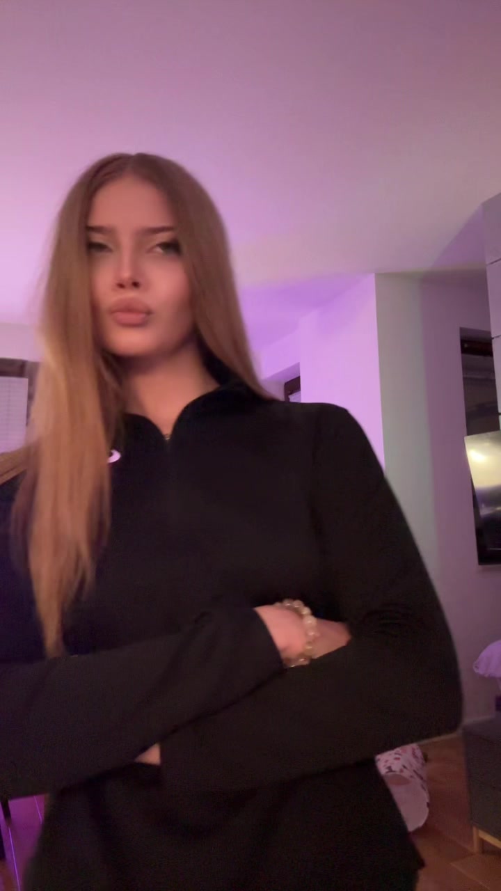 @аня