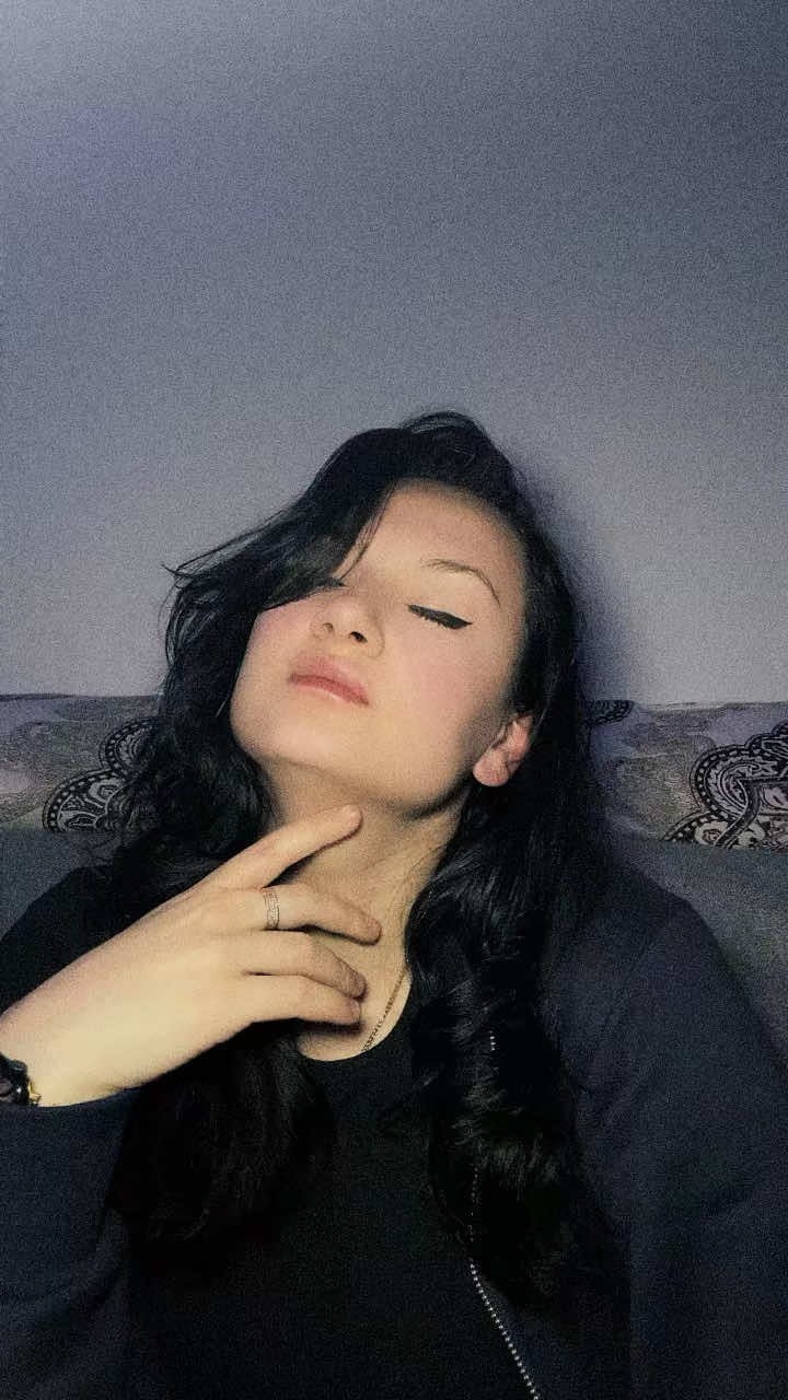 @Yana🖤