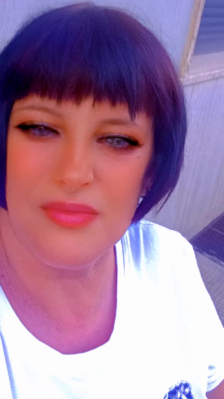 @isabella