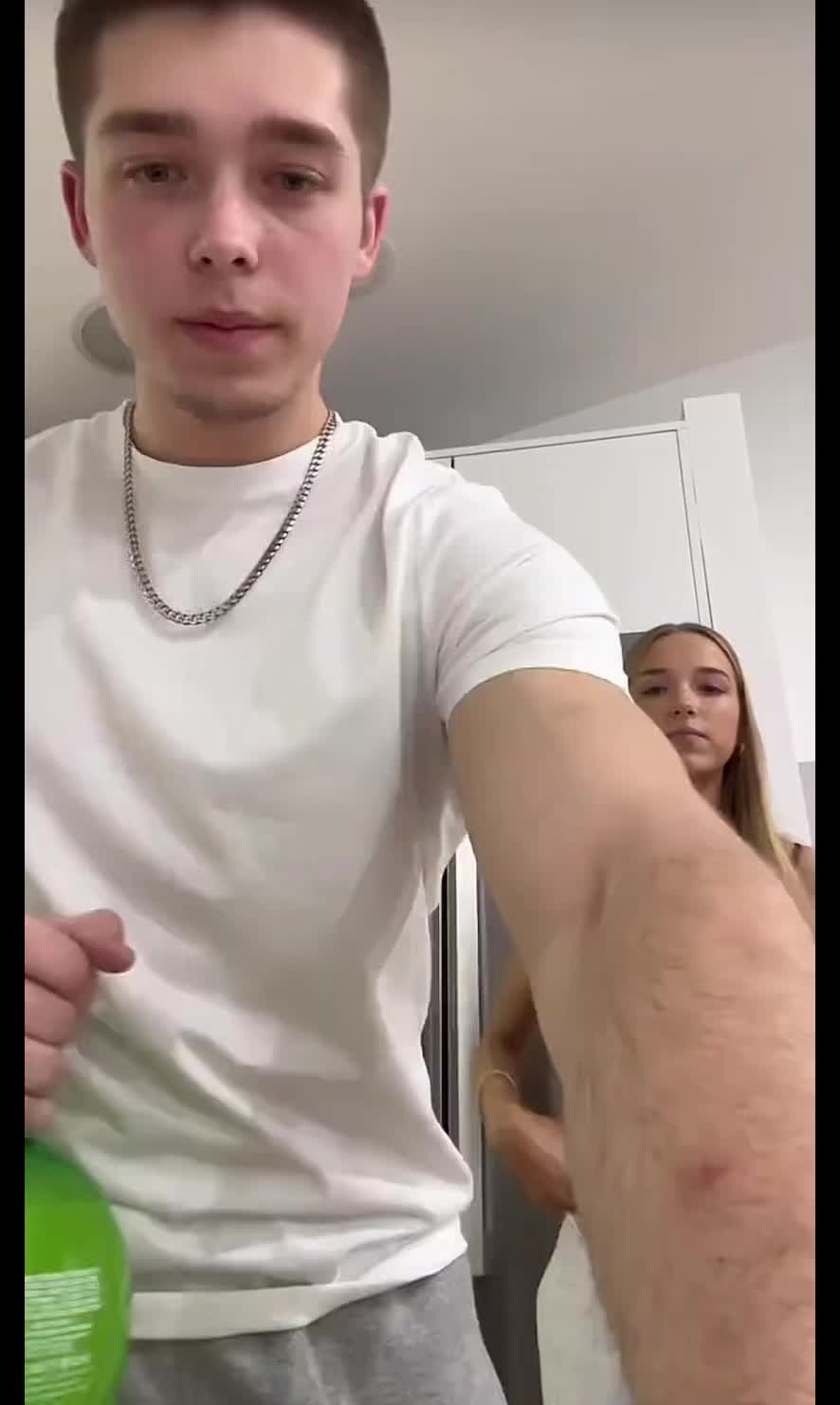 @👩🏼👩🏼