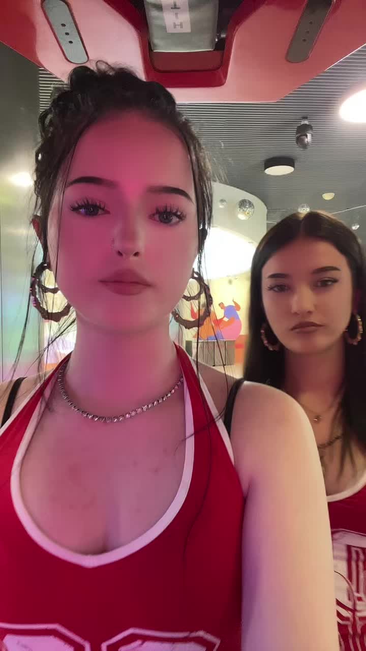 @juicy$$twins