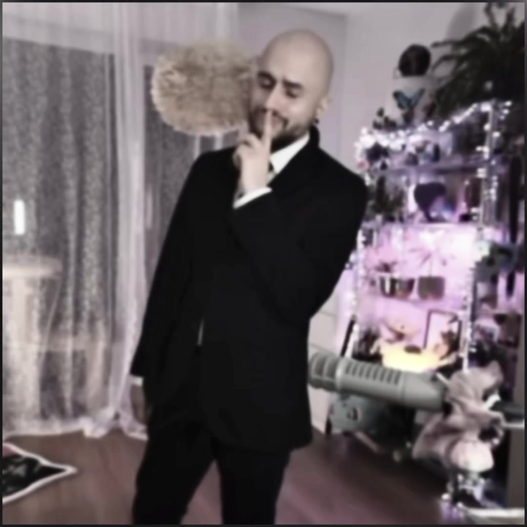 @𝖒