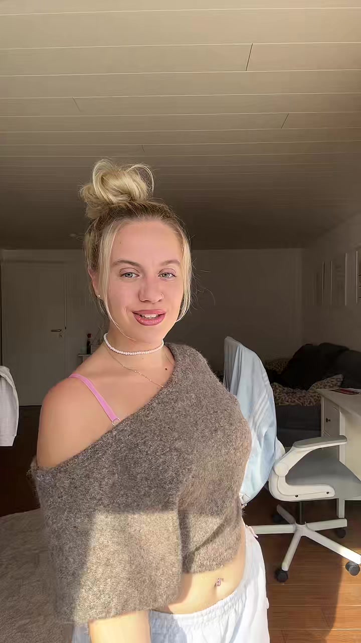 @whoiskxt