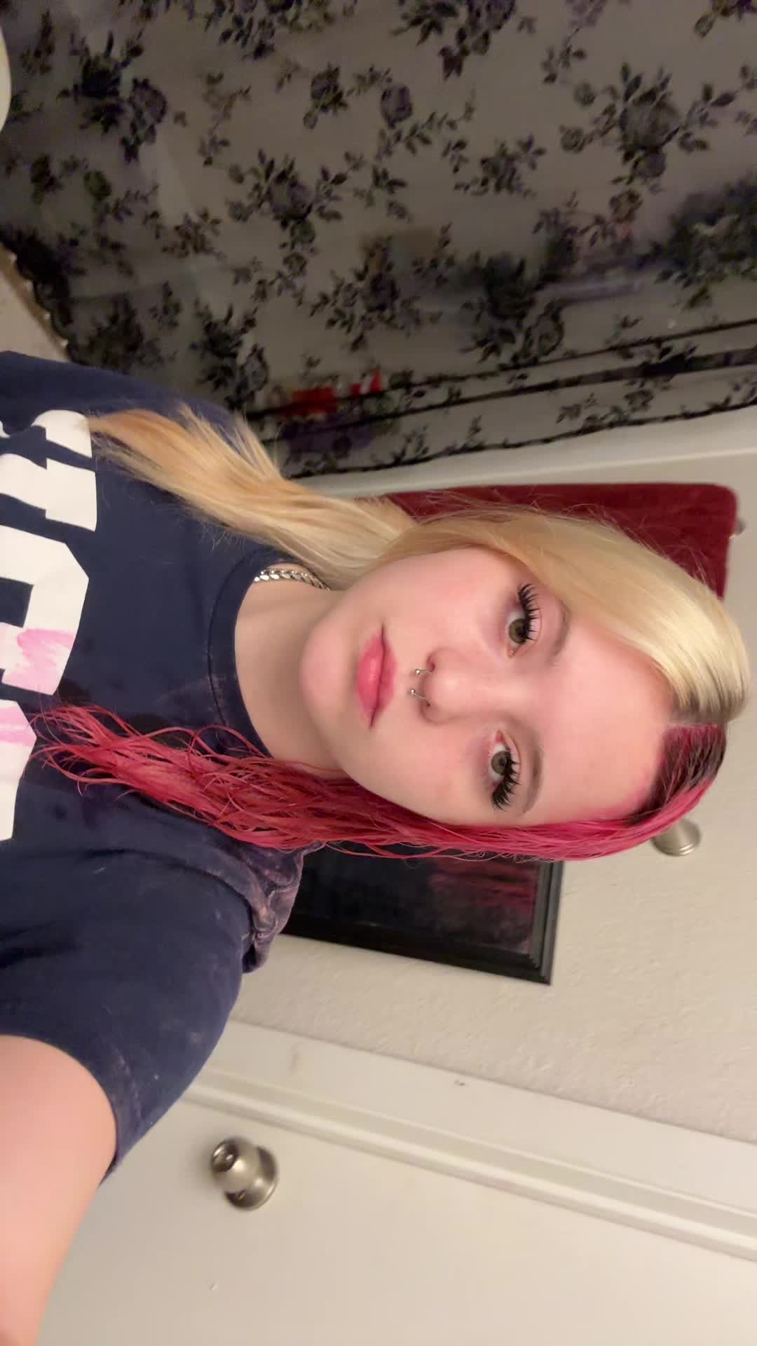 @:3