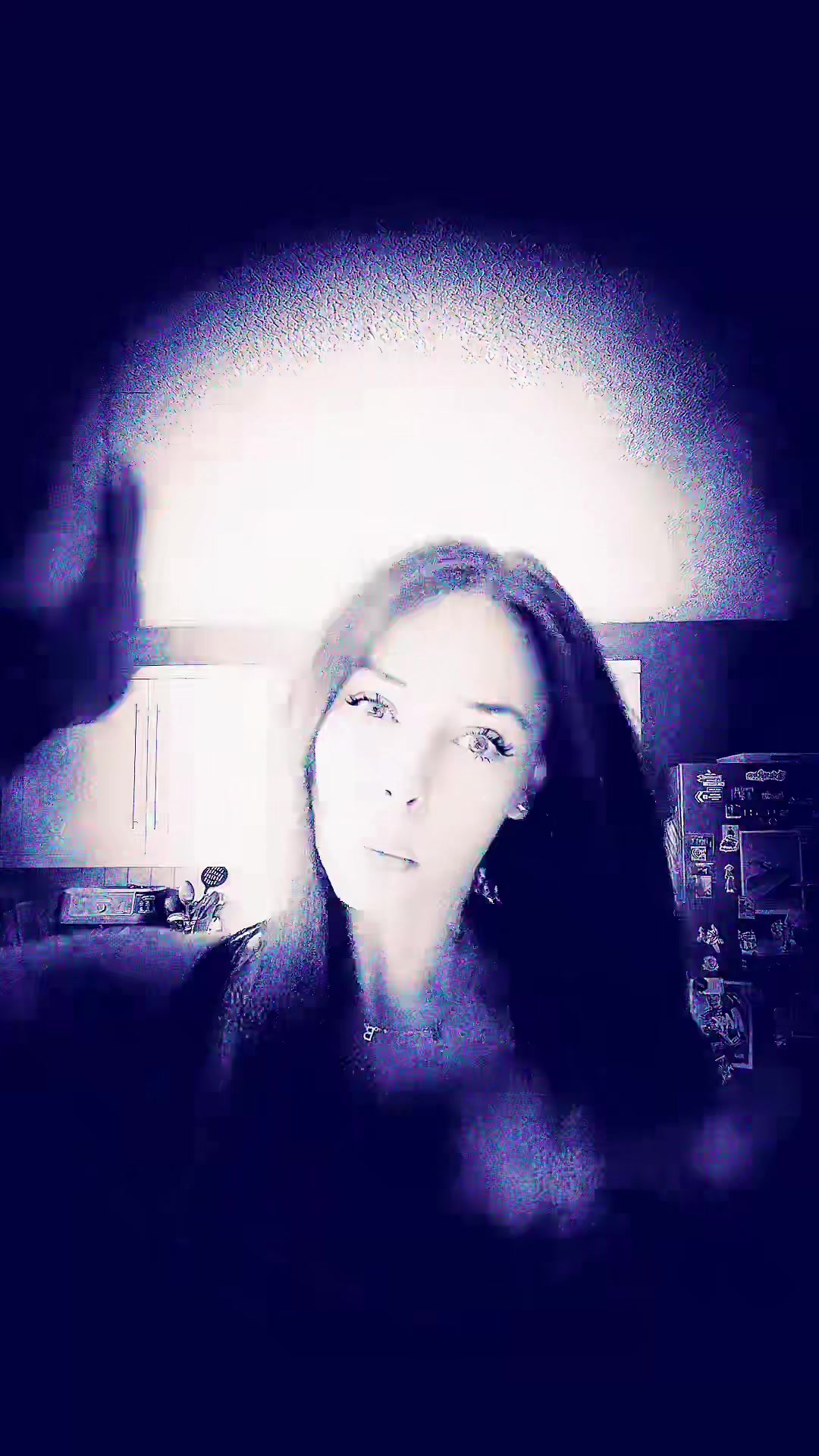 @👑 Laura 🐺