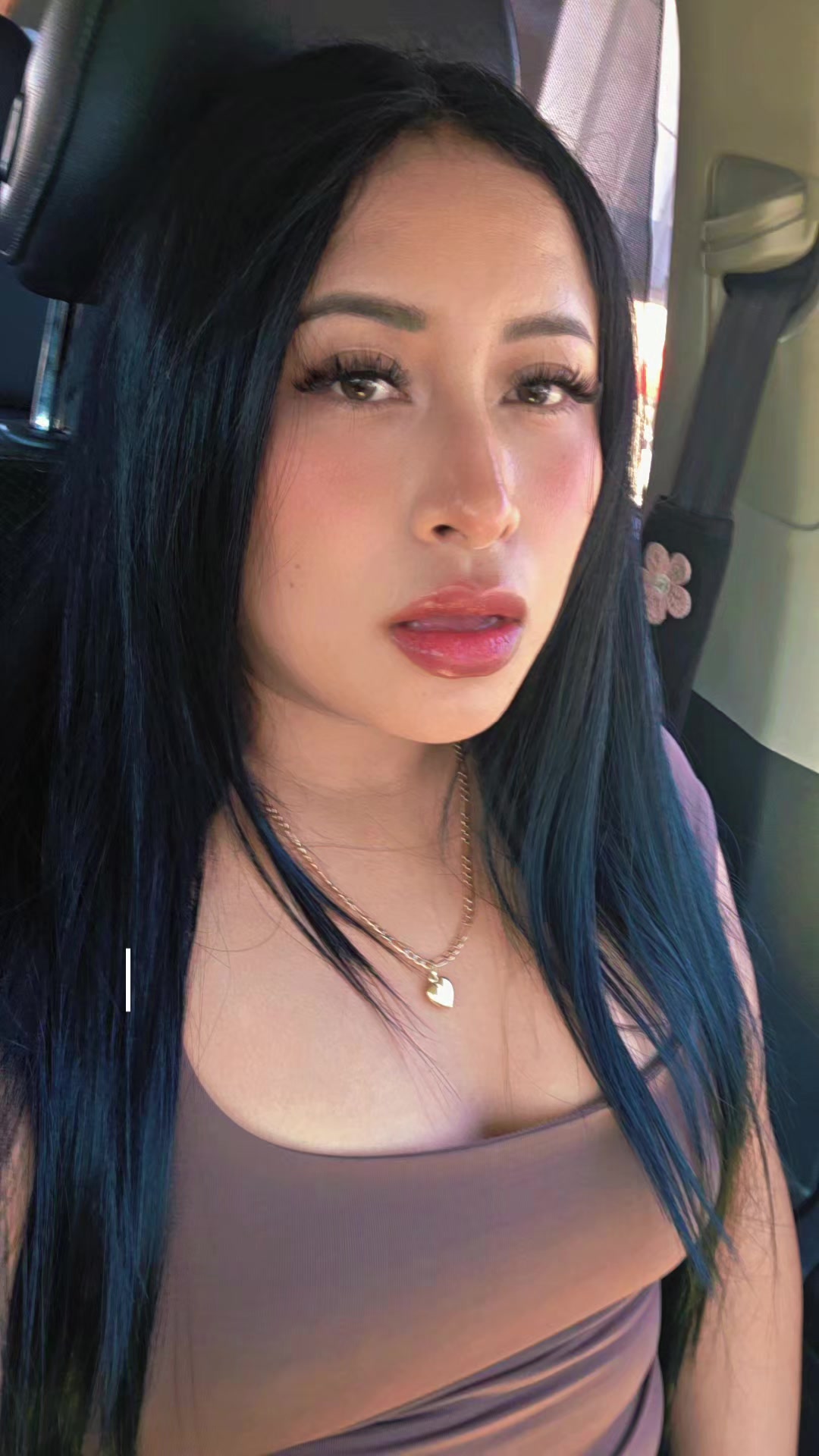 @️R e y n a R G