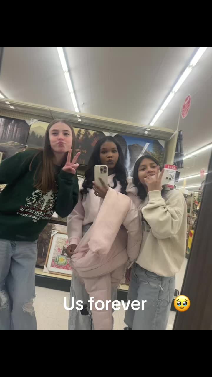 @𝓛𝓮𝓪𝓱❦
