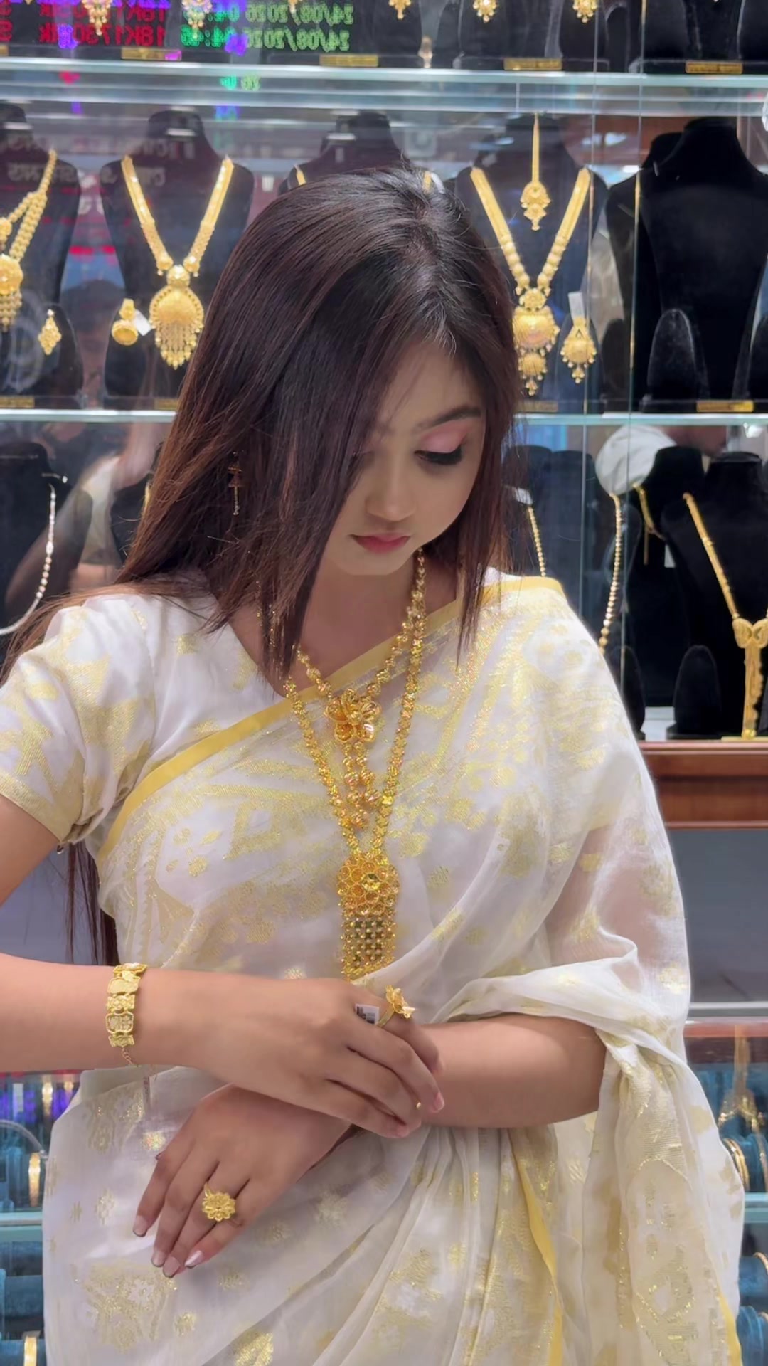 @Adhora Aroshi Athoy