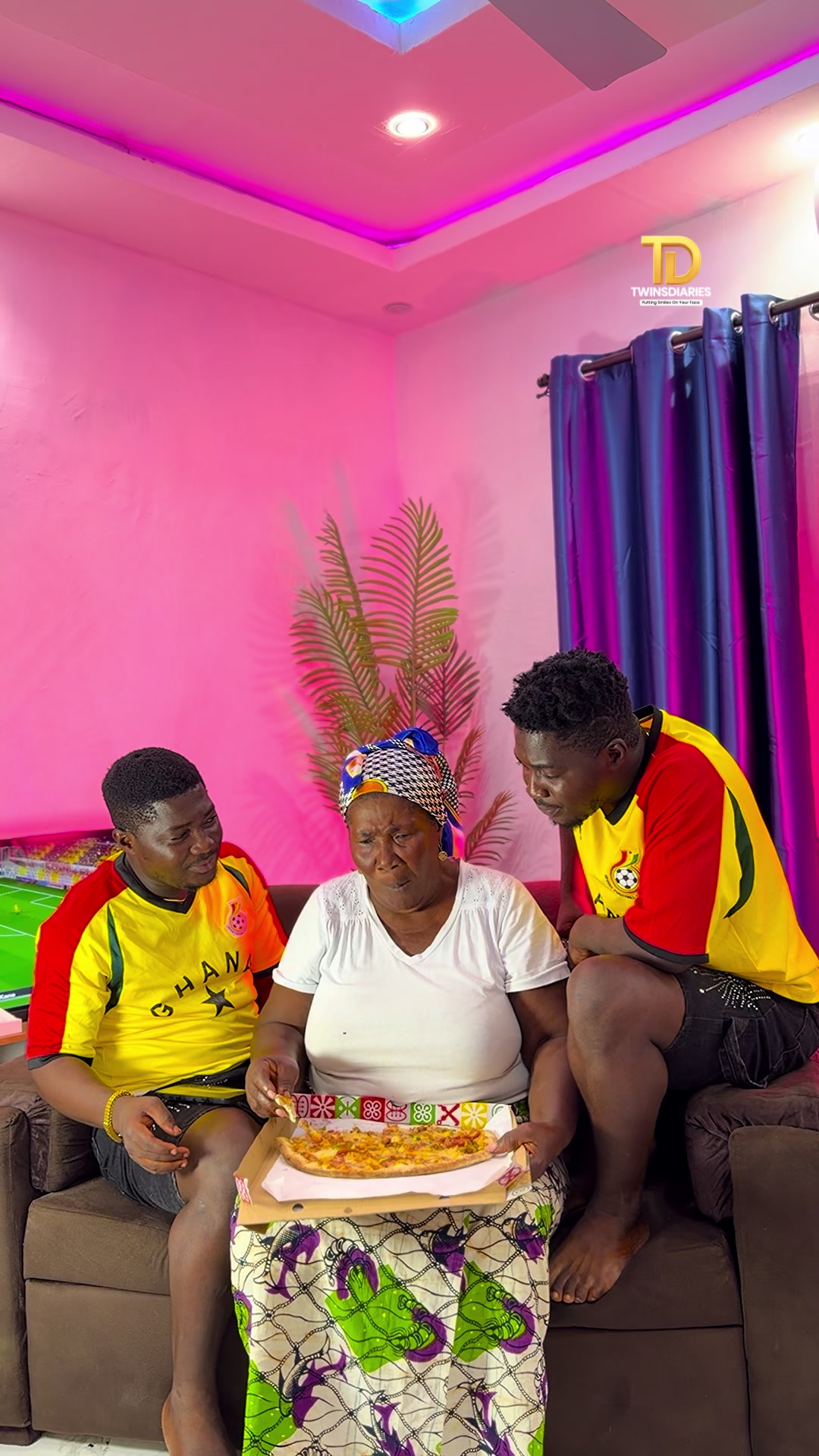 @Twins Diaries 🇬🇭