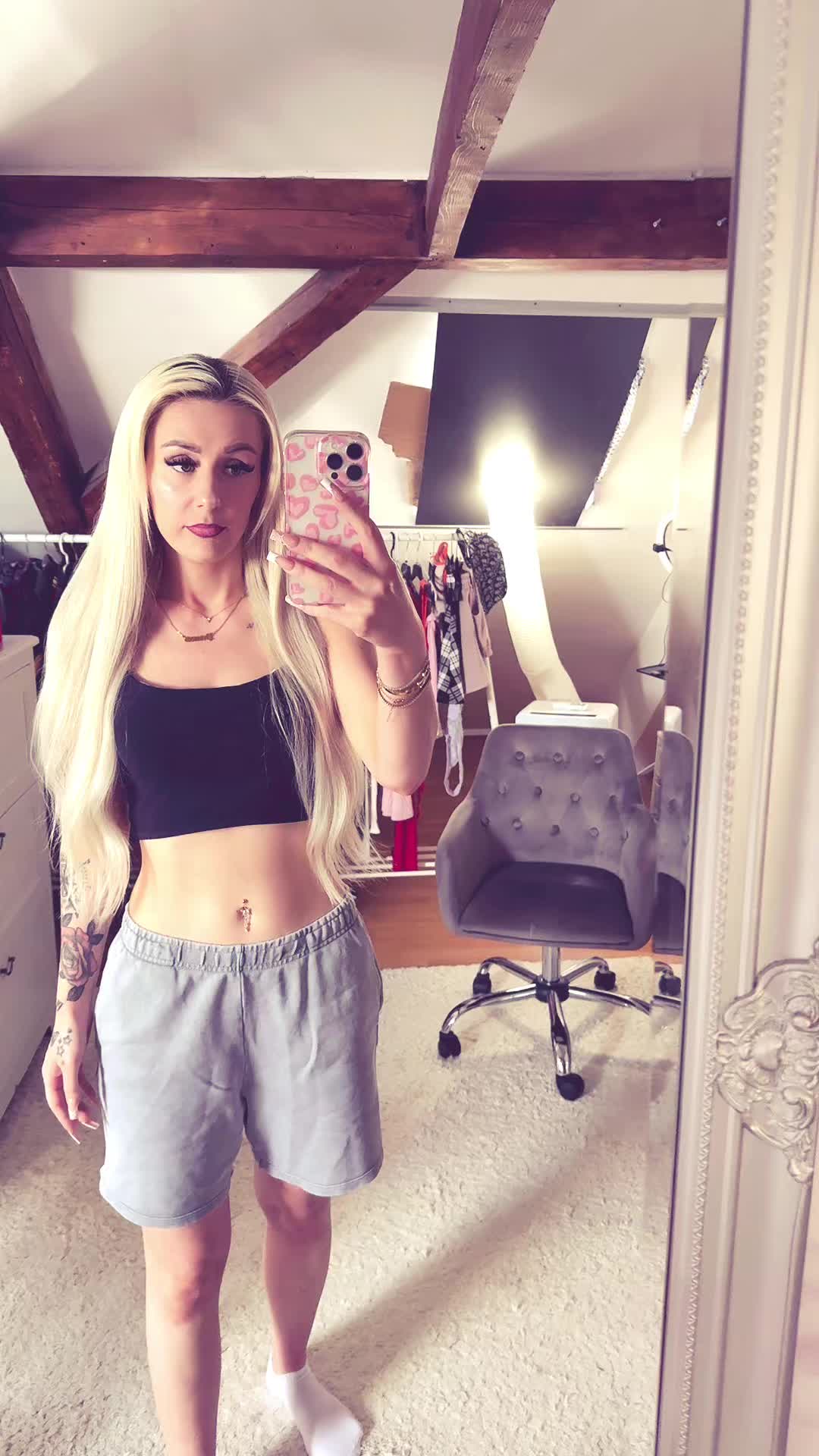 @J1na_J1na_Official_