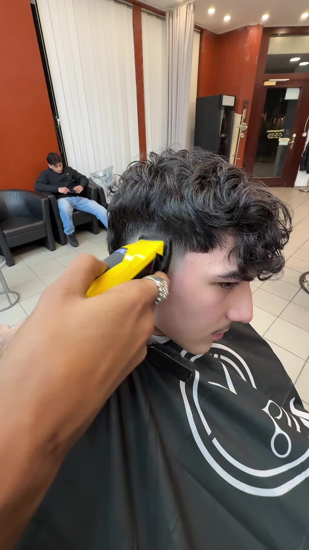 @Abdi der Friseur💈