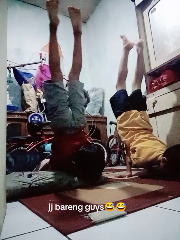 @𝐁𝐢 an orang ngakak 😜😜