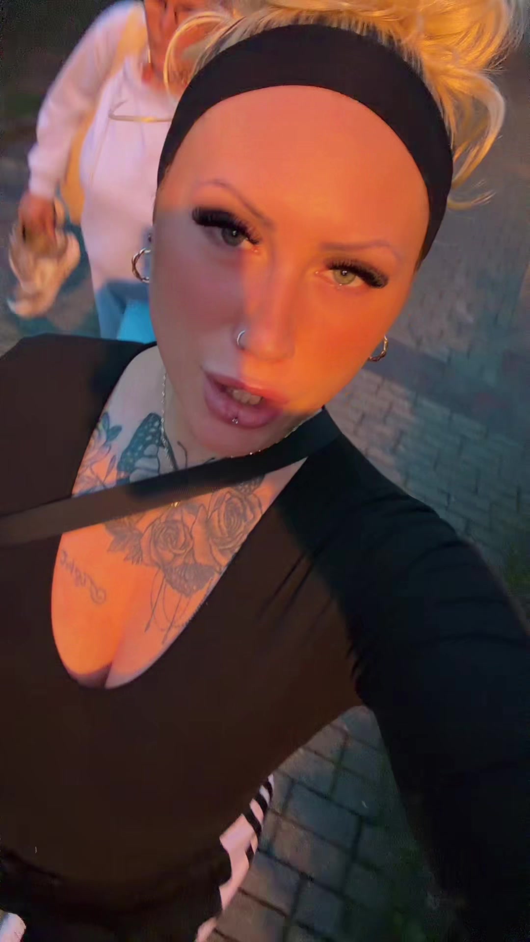 @MrsBarbiie🇩🇪
