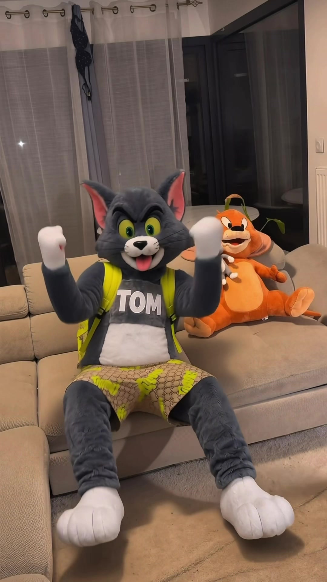 @TOM 🪤😺