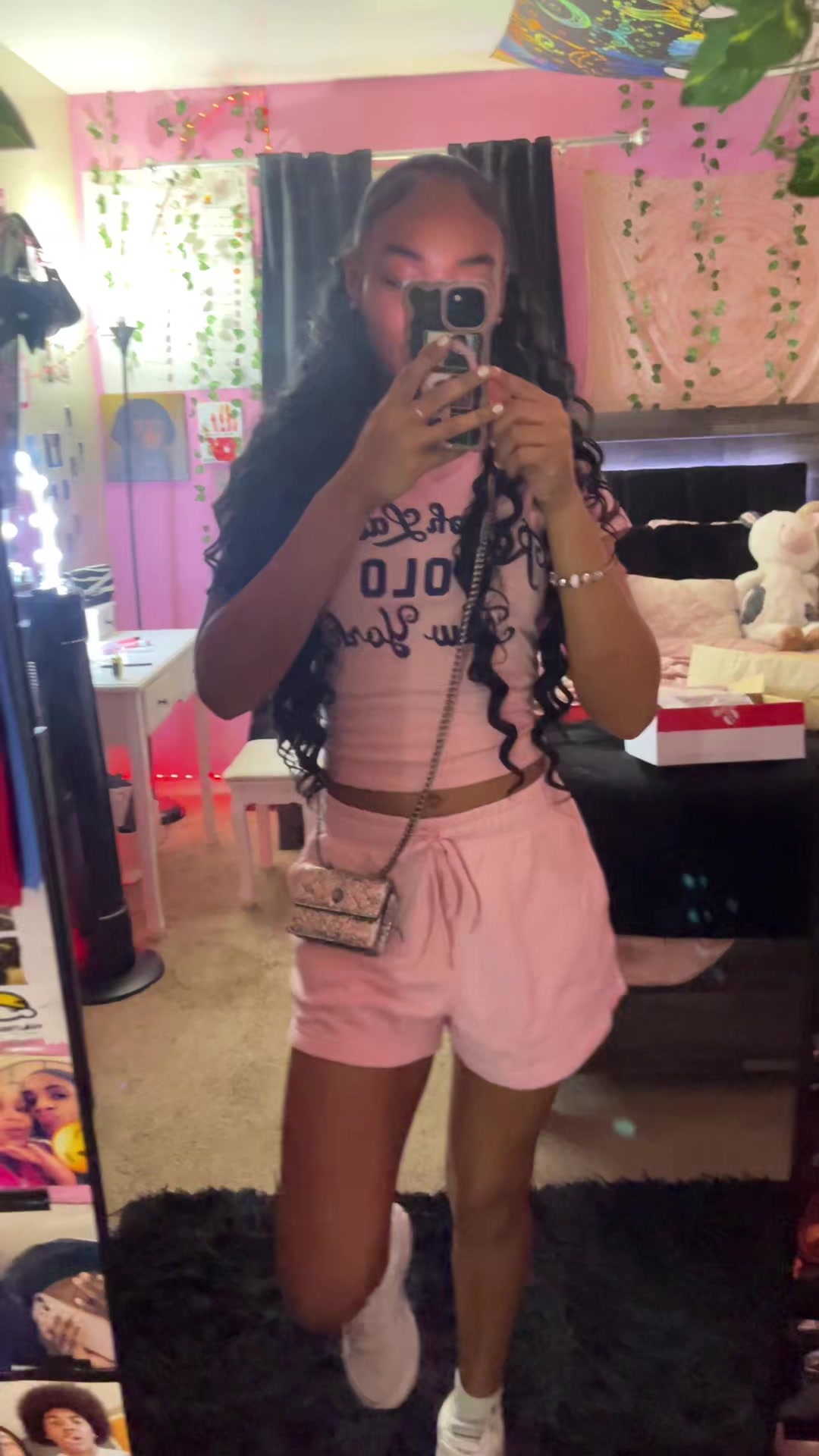 @⃟