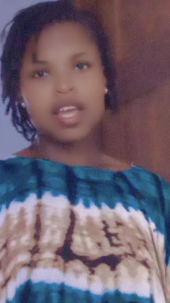@Lizzy k 🇰🇪