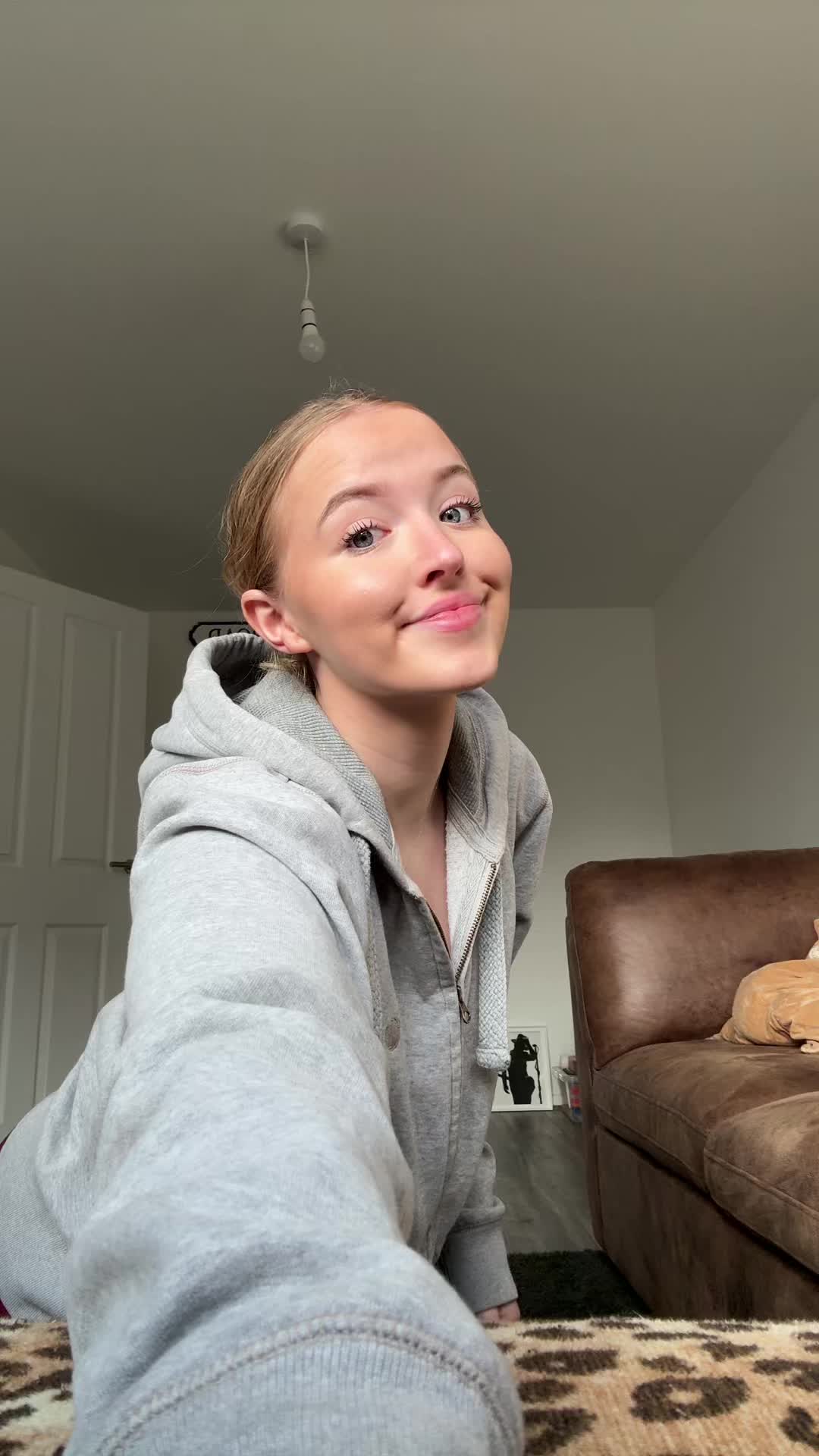 @lydiaajo