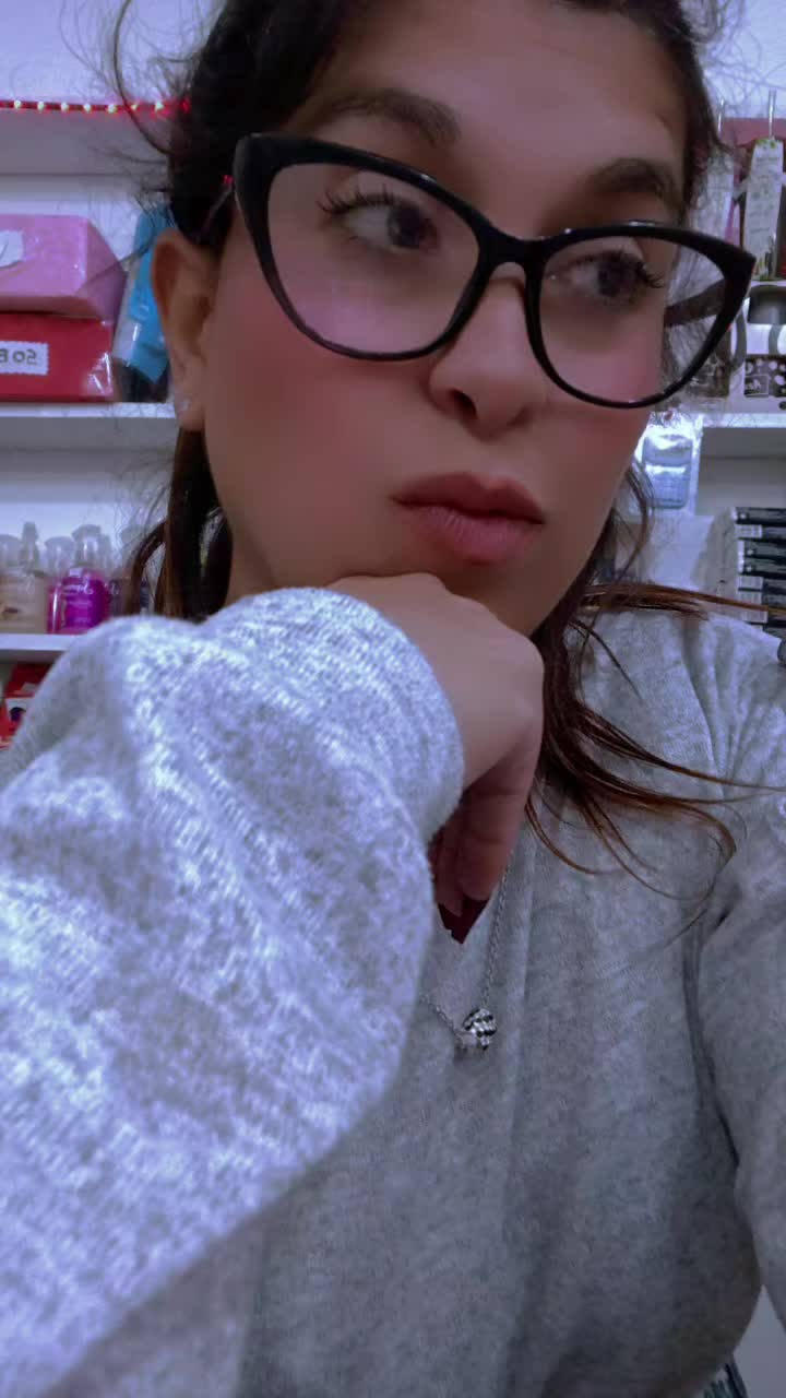 @MELINA🔥🐝,💯🖤🦍