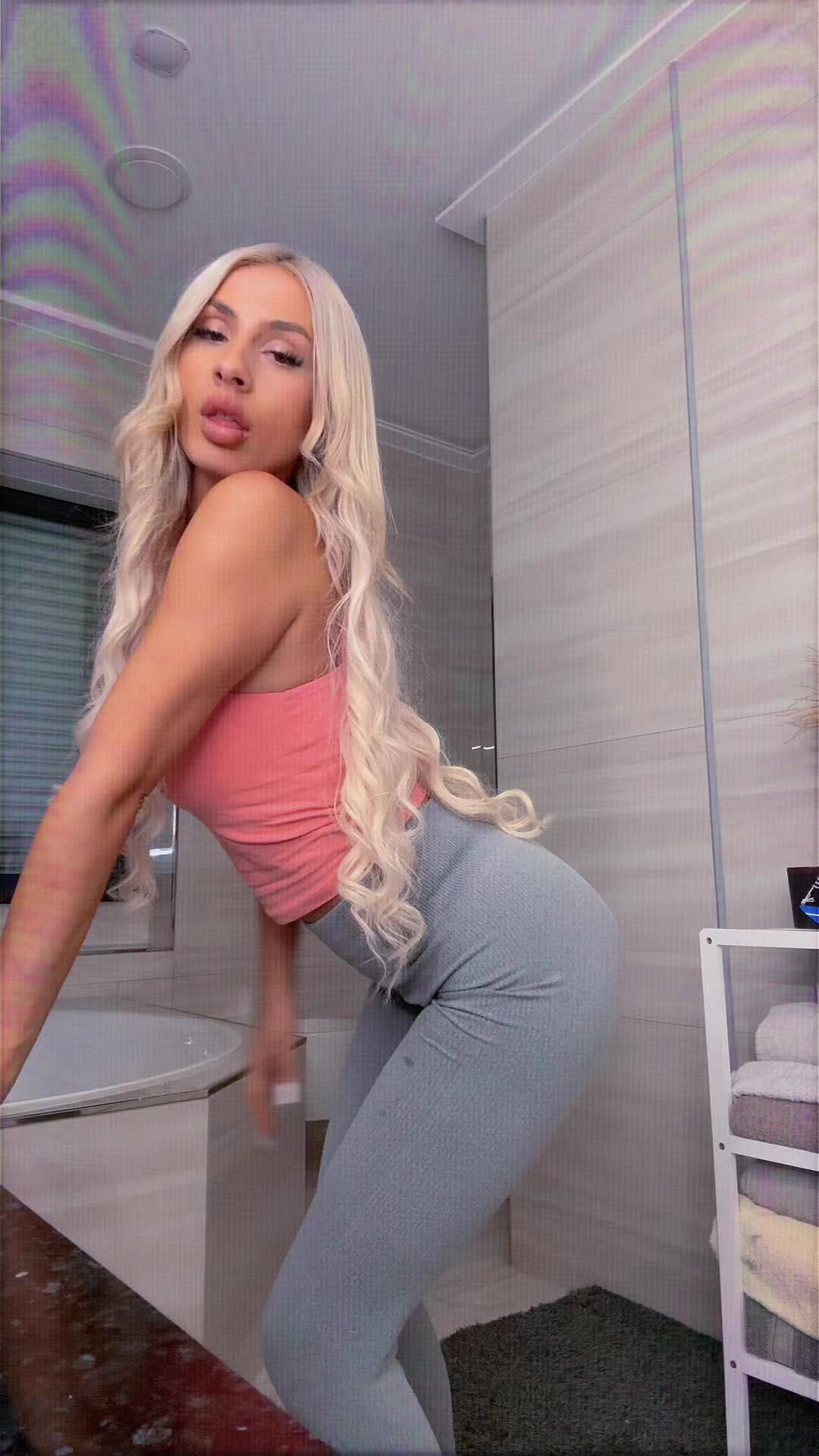 @Vazzzle