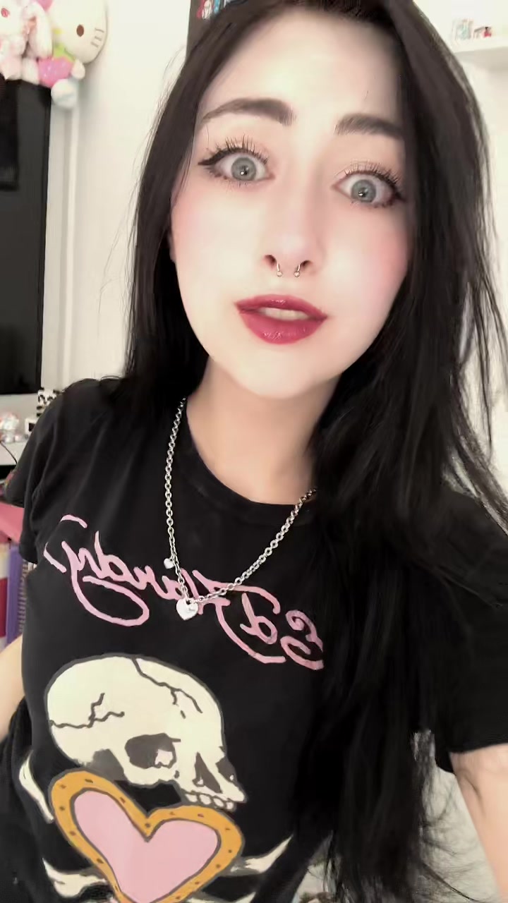 @Juli 🦇