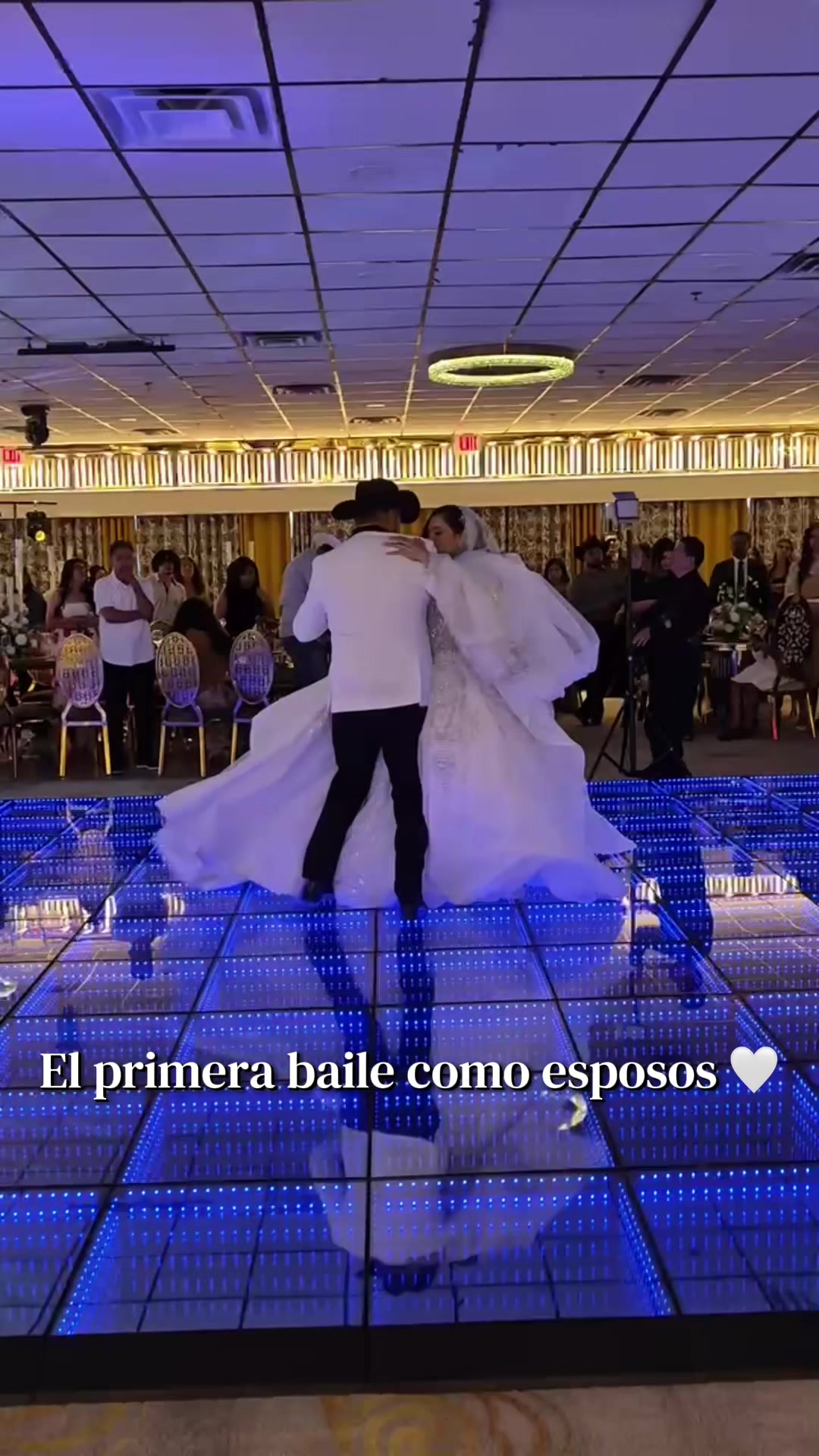 @Mi Vestido Blanco