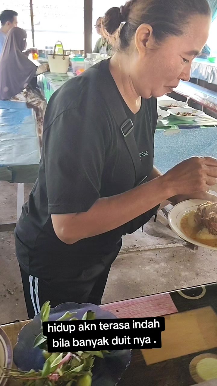 @warung katupat acil ella