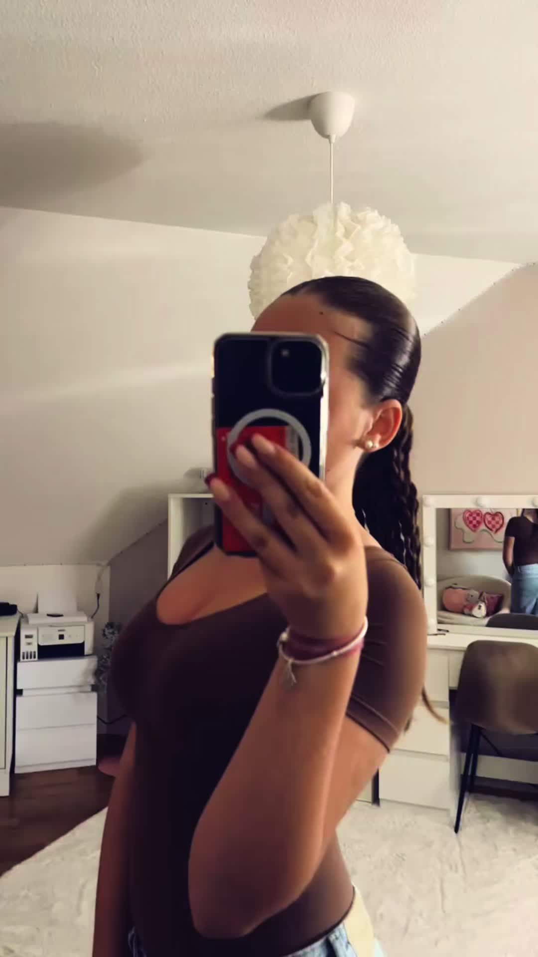 @𝐞𝐦𝐢𝐥𝐲𝐞𝐱𝐜𝐡𝐚𝐧𝐠𝐞𝟐𝟕