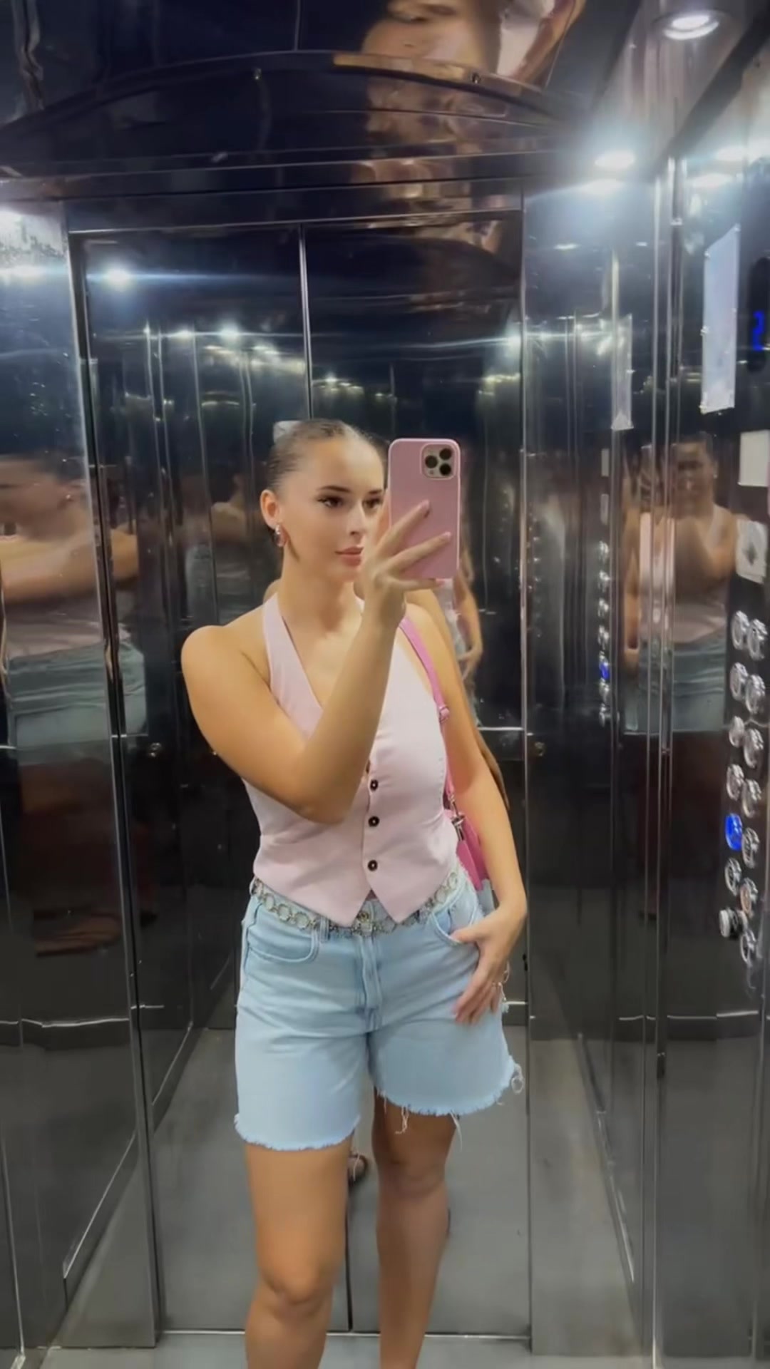 @Adelina Çullhaj