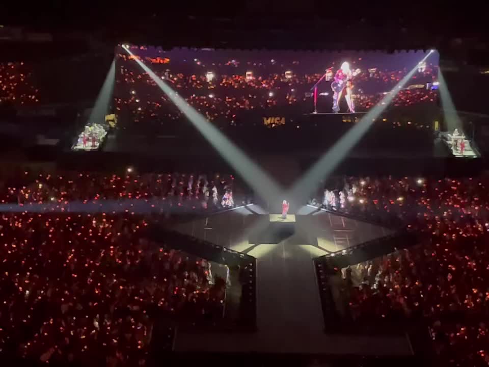 @𓂃꙳⋆videos from the eras tour