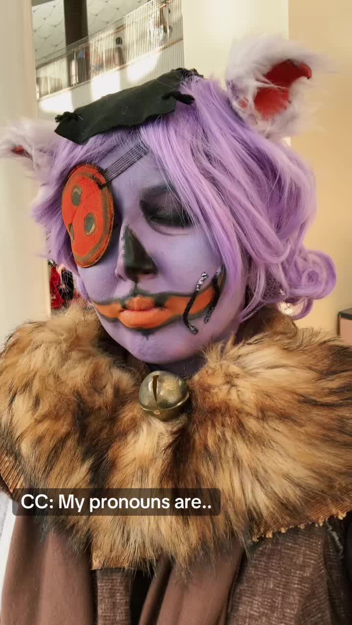 @caretcosplays