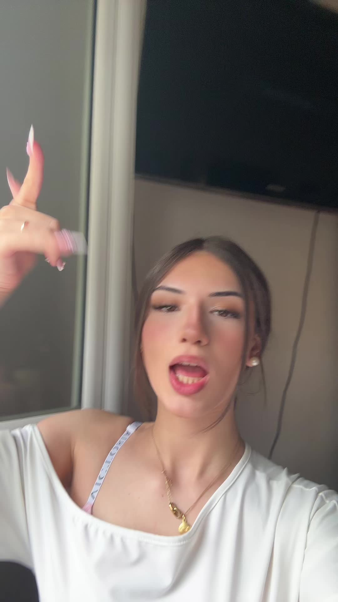 @🦦