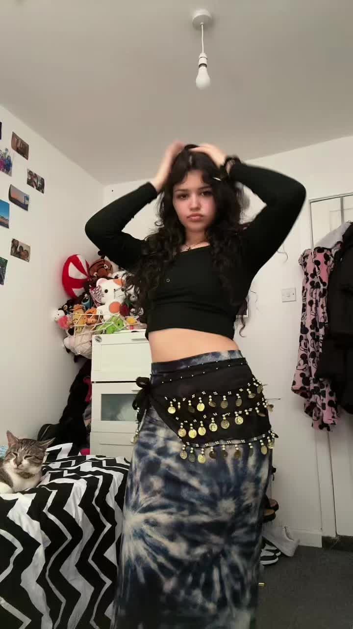 @Creațaa🎀
