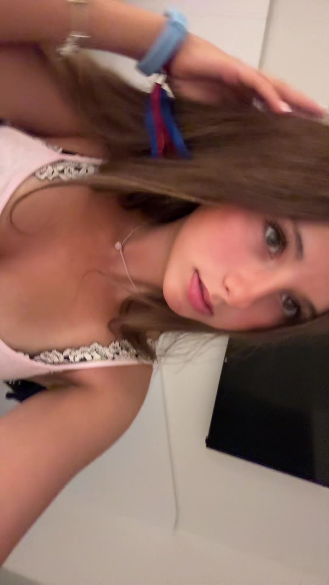 @Lara