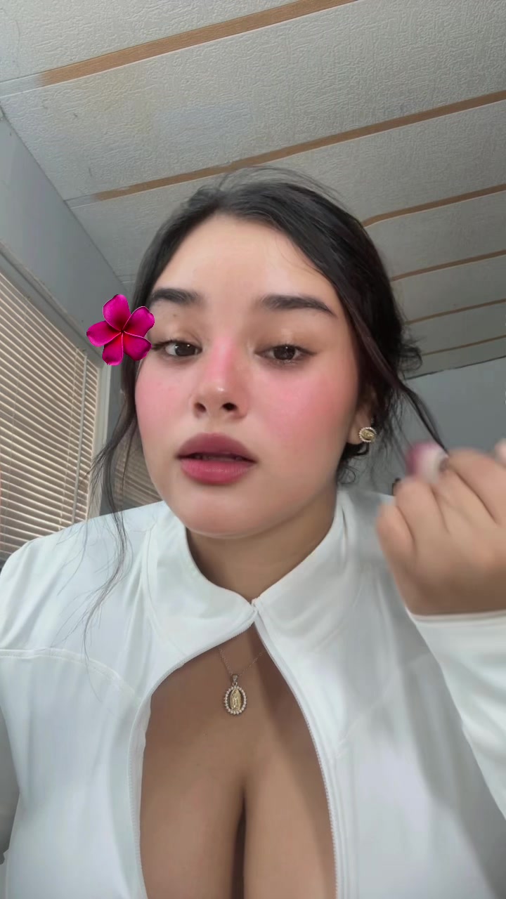 @daniela🎀🍒