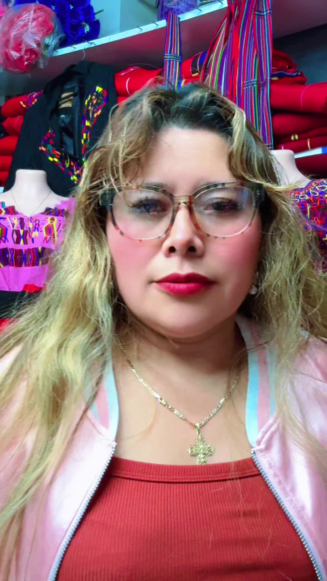 @Elena De León