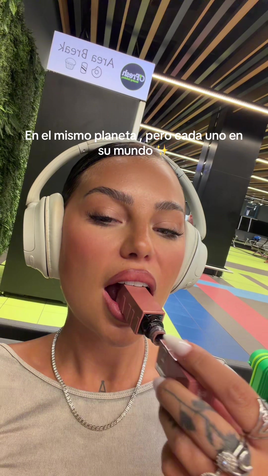 @Gabriellahahlingag