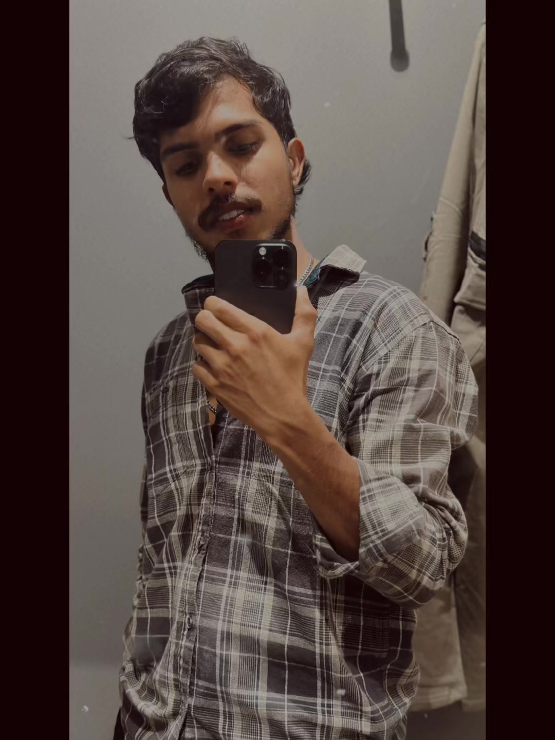 @Hiru