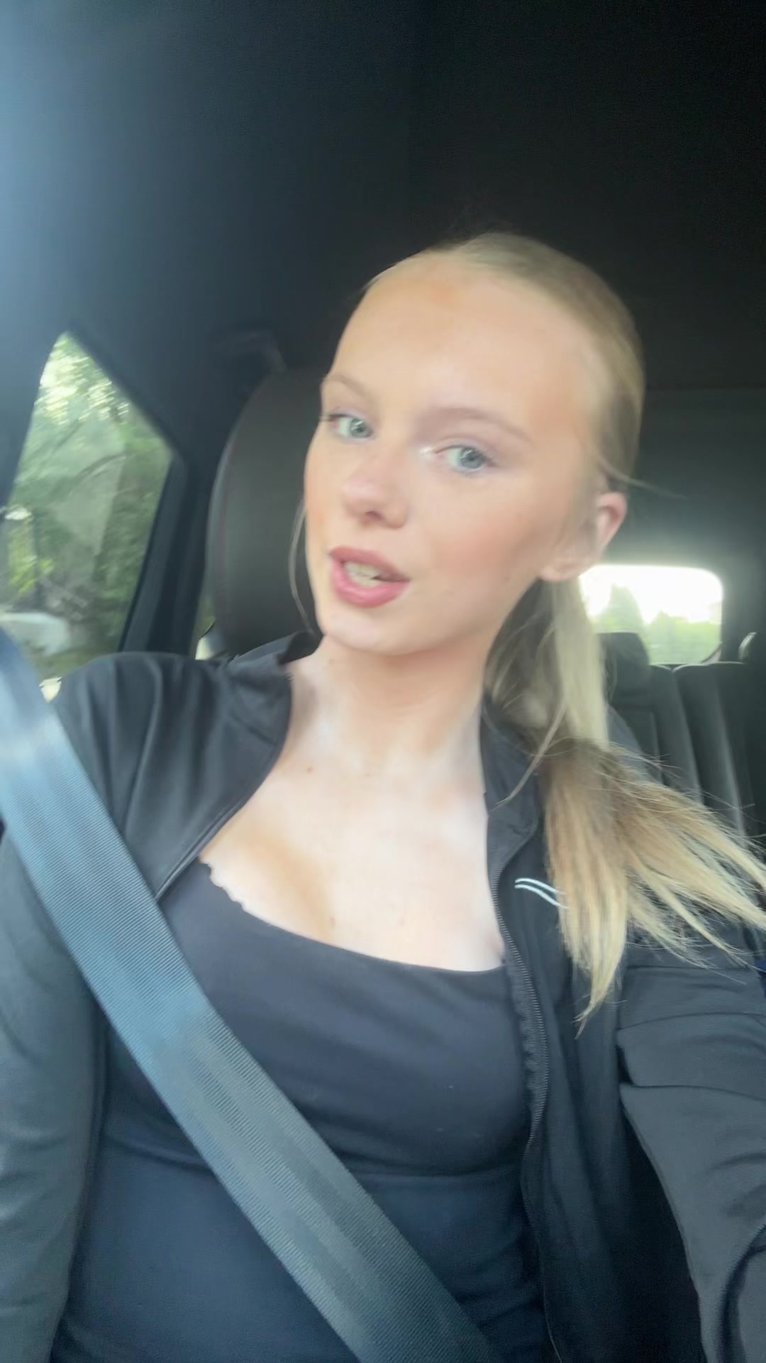 @𝐑𝐔𝐁𝐄𝐒𝐆𝐑𝐖𝐌🪩🌺
