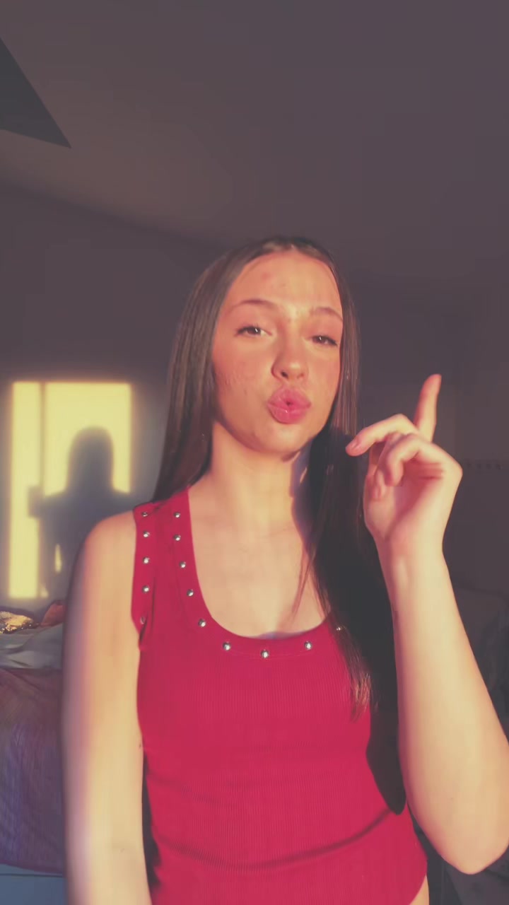 @𝓴𝓮𝓵𝓵𝔂