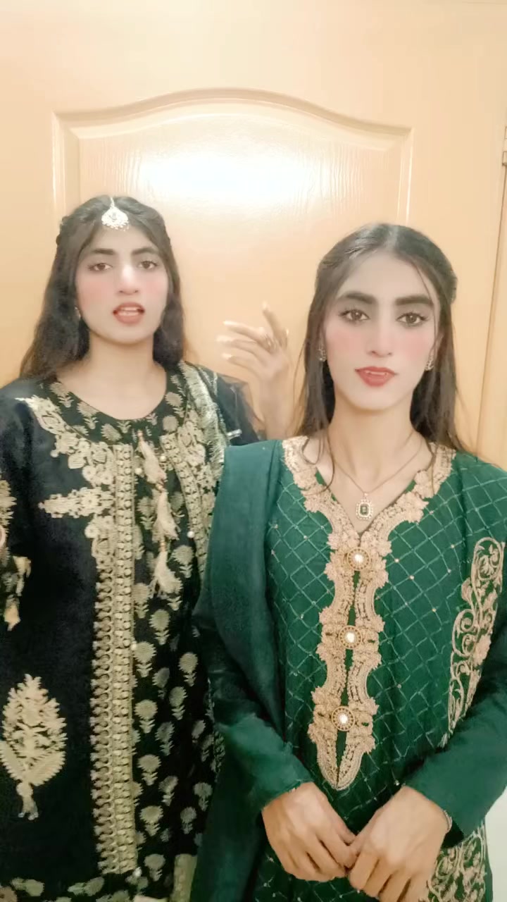 @Queen👑 Sisters💞💞