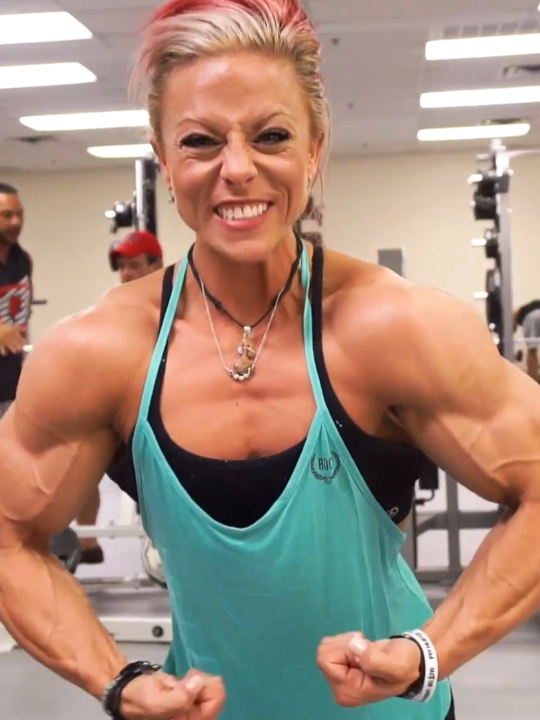 @muscle.girl.queens